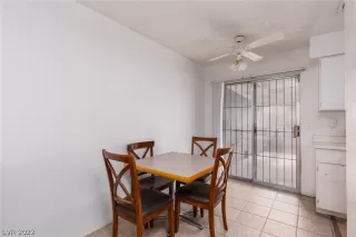 Photo #4: 2426903 Listing