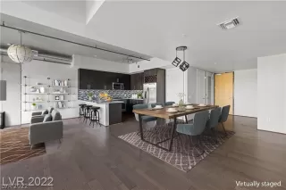 Photo #3: 2426910 Listing