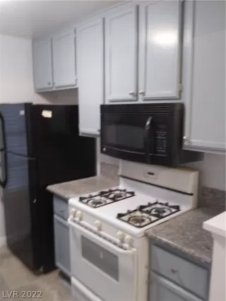 Photo #6: 2426913 Listing 