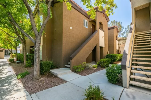 MLS: 2426918 Condo For Sale