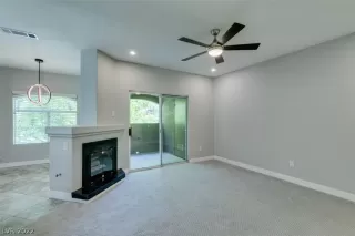 Photo #4: 2426918 Listing