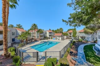 Photo #2: 2426933 Listing