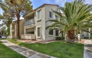 Photo #4: 2426933 Listing