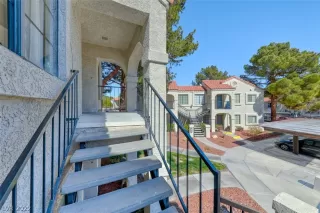 Photo #6: 2426933 Listing