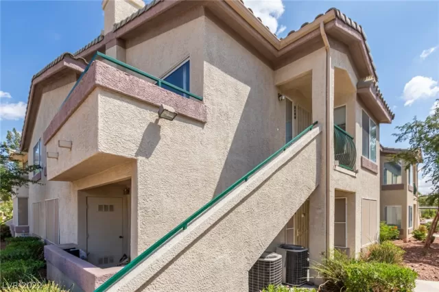 MLS: 2426949 Condo For Sale