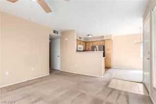 Photo #3: 2426949 Listing