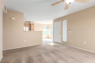 Photo #4: 2426949 Listing