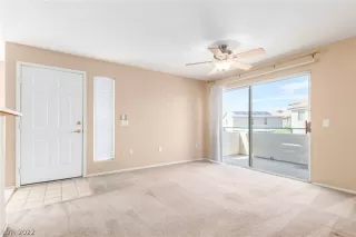 Photo #5: 2426949 Listing