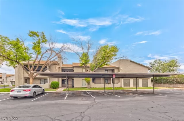 MLS: 2426958 Condo For Sale