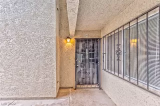 Photo #1: 2426958 Listing 