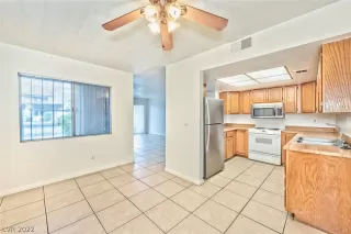 Photo #4: 2426958 Listing 