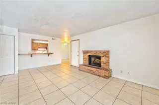 Photo #6: 2426958 Listing 