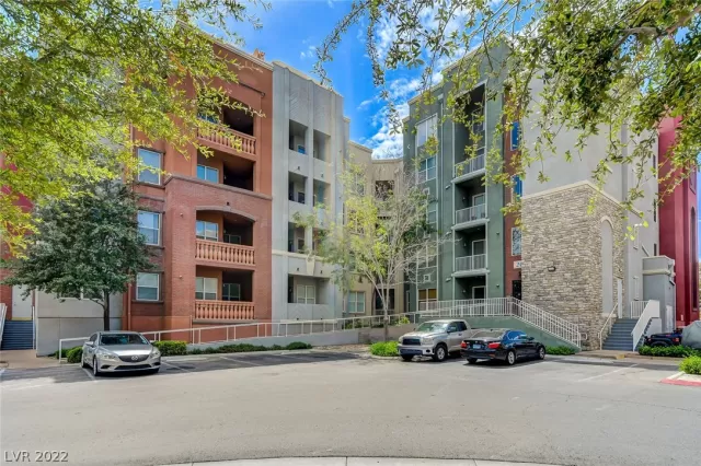 MLS: 2426965 Condo For Sale