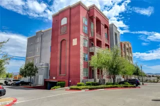 Photo #1: 2426965 Listing