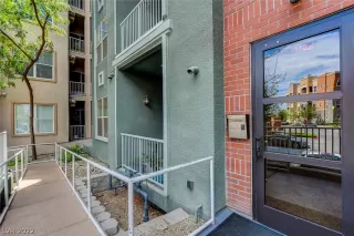 Photo #2: 2426965 Listing