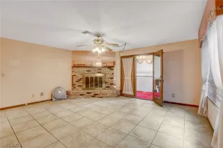 Photo #3: 2426966 Listing