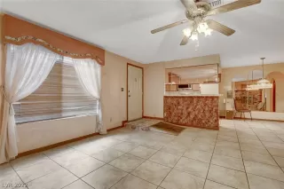 Photo #5: 2426966 Listing