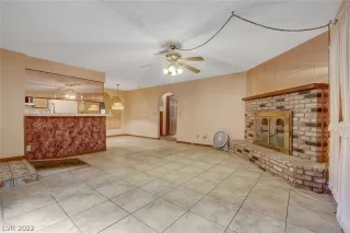 Photo #6: 2426966 Listing