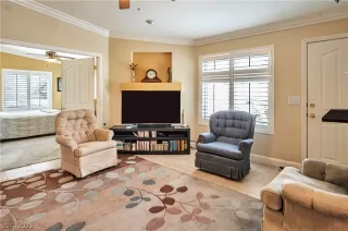Photo #5: 2426979 Listing 