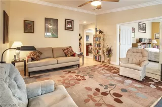 Photo #6: 2426979 Listing 