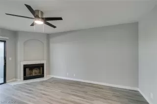 Photo #4: 2426994 Listing