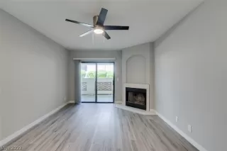 Photo #6: 2426994 Listing