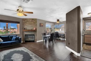 Photo #2: 2427003 Listing