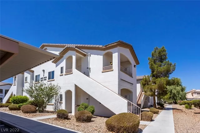 MLS: 2427043 Condo For Sale