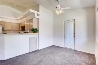 Photo #4: 2427103 Listing