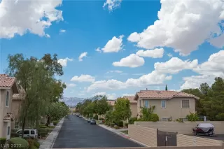 Photo #3: 2427107 Listing 