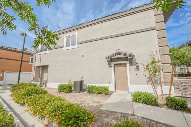 MLS: 2427115 Condo For Sale