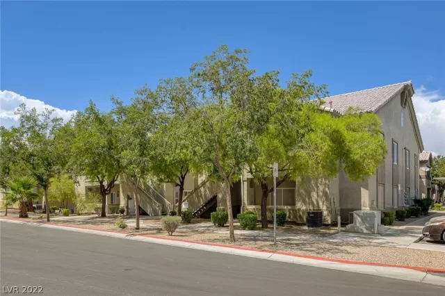 MLS: 2427118 Condo For Sale