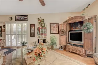 Photo #6: 2427118 Listing 