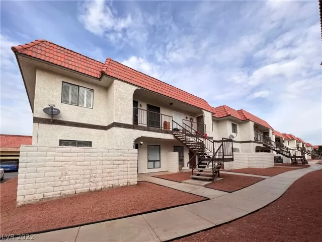 MLS: 2427119 Condo For Sale