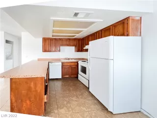 Photo #4: 2427119 Listing 