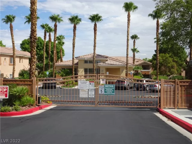 MLS: 2427126 Condo For Sale