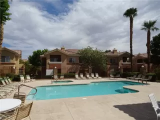 Photo #4: 2427126 Listing