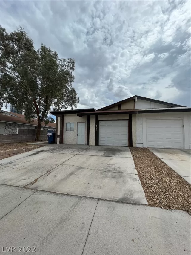 MLS: 2427153 Condo For Sale