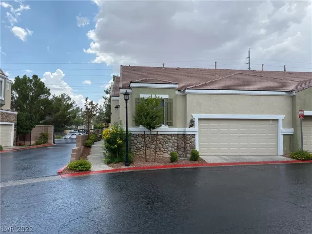 MLS: 2427190 Condo For Sale