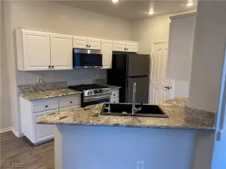 Photo #4: 2427190 Listing 