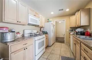 Photo #1: 2427214 Listing