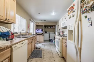 Photo #4: 2427214 Listing