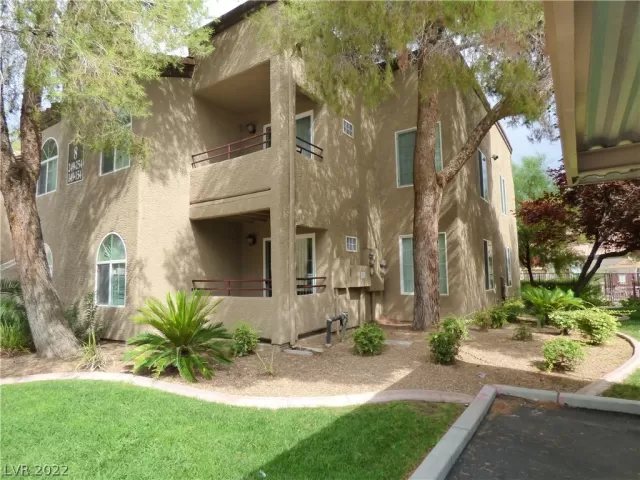 MLS: 2427276 Condo For Sale