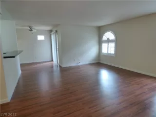 Photo #1: 2427276 Listing 