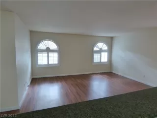 Photo #3: 2427276 Listing 