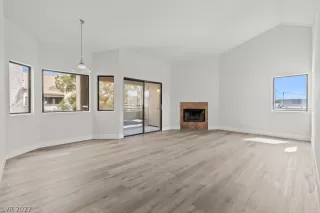 Photo #2: 2427301 Listing 