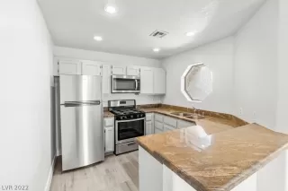 Photo #3: 2427301 Listing 