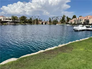 Photo #3: 2427306 Listing 