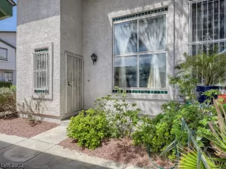 Photo #3: 2427377 Listing 