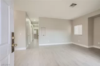 Photo #3: 2427380 Listing 